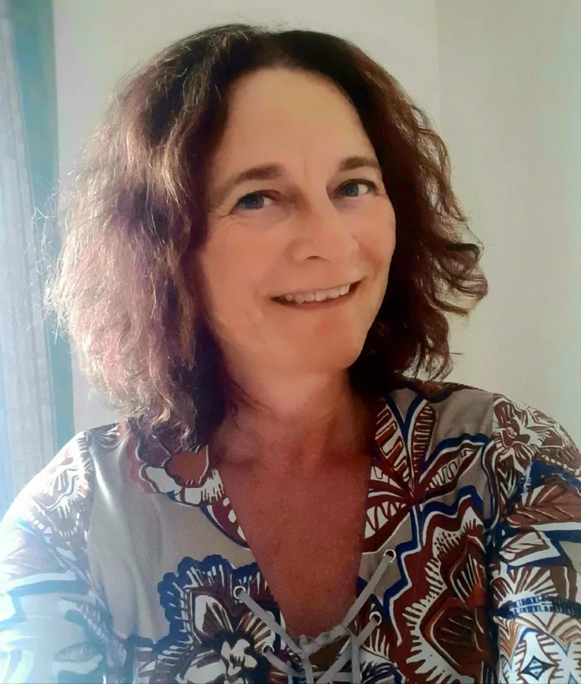 Porträt von Pfarrerin Steffie Langenau